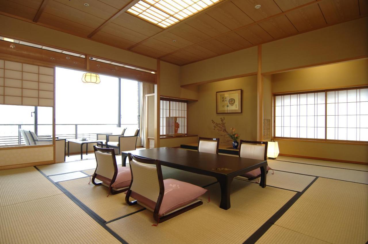Hotel Wakamizu Takarazuka Zimmer foto
